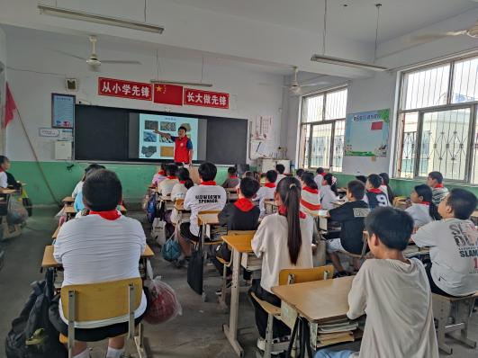 河南省硅酸盐学会i科普科技志愿服务队走进荥阳学校