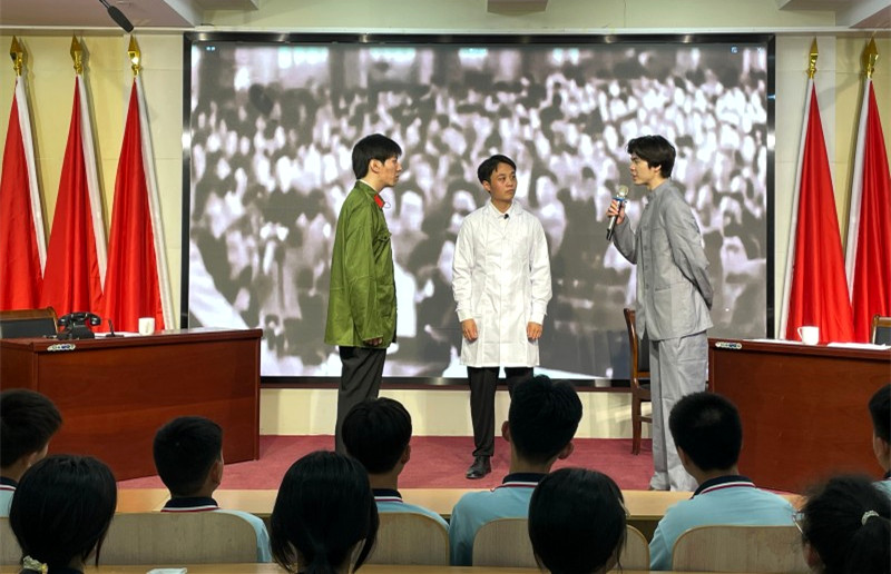 点亮科学之光 激发探索热情——许昌市科技馆开展“科普润童心 点亮强国梦”科普剧及科学实验秀巡演活动