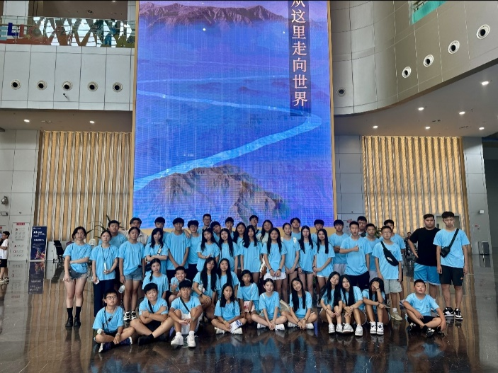 寻根中华文化，西班牙华裔青少年到郑州科技馆参观