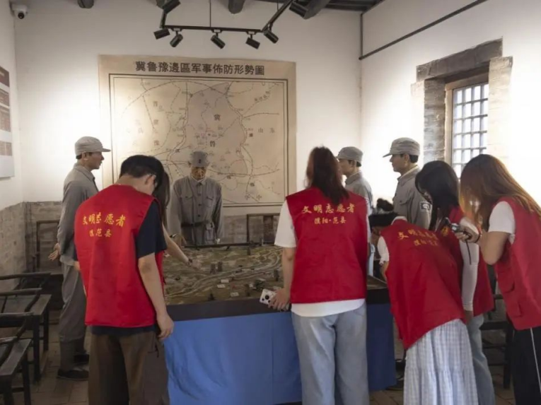 范县科协组织大学生志愿者开展暑期文化科技卫生“三下乡”社会实践活动