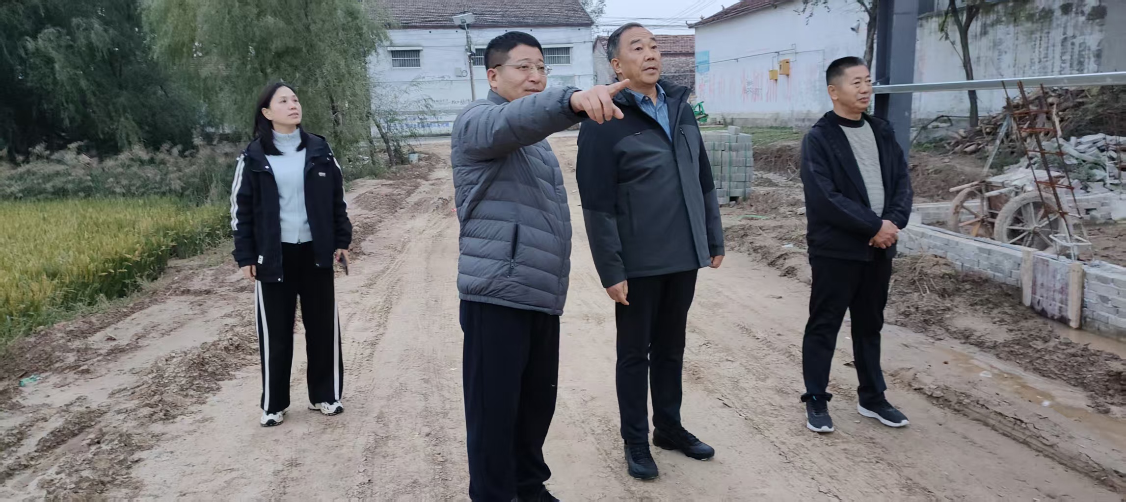 中建山河建设管理集团赴曹楼村、崔胡同村和贾刘石村开展乡村振兴专题调研