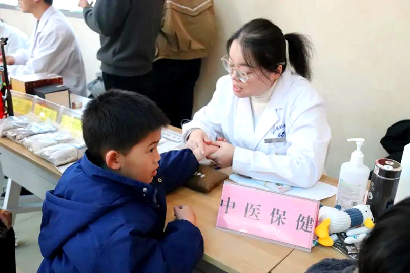 固始县科协联合县妇幼保健院开展“五小”专项行动公益健康服务活动