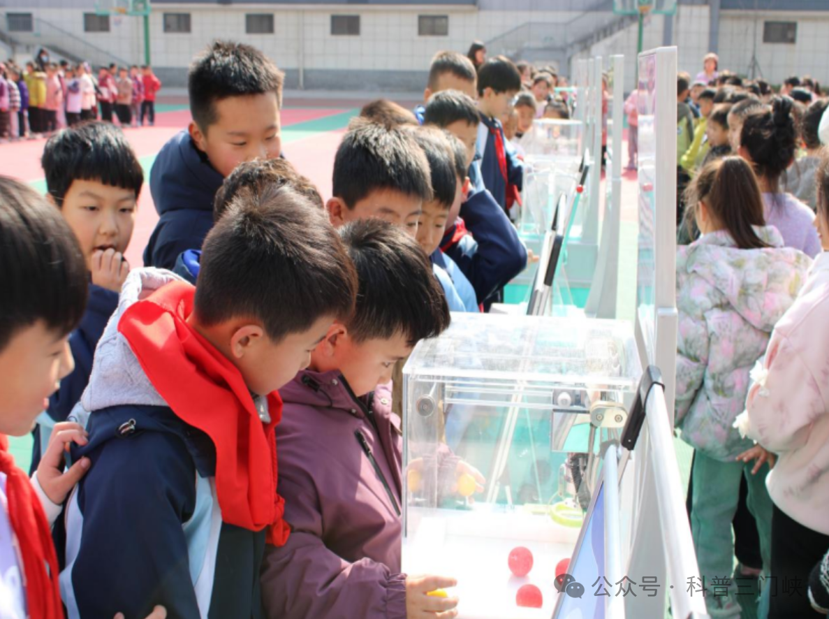 三门峡科普大篷车走进市第四小学开展科普活动